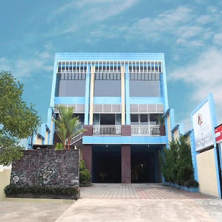 Oyo 1673 M Authentic Kost Man Hotell Padang  Eksteriør bilde