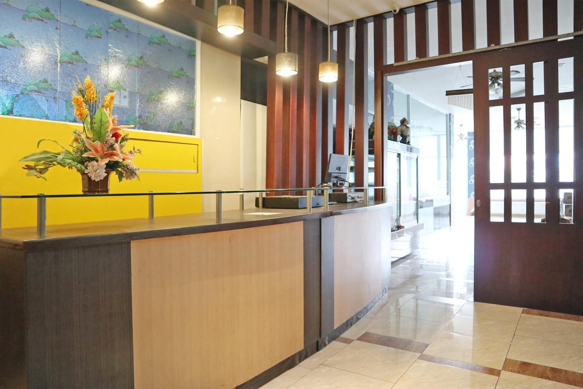 Oyo 1673 M Authentic Kost Man Hotell Padang  Eksteriør bilde
