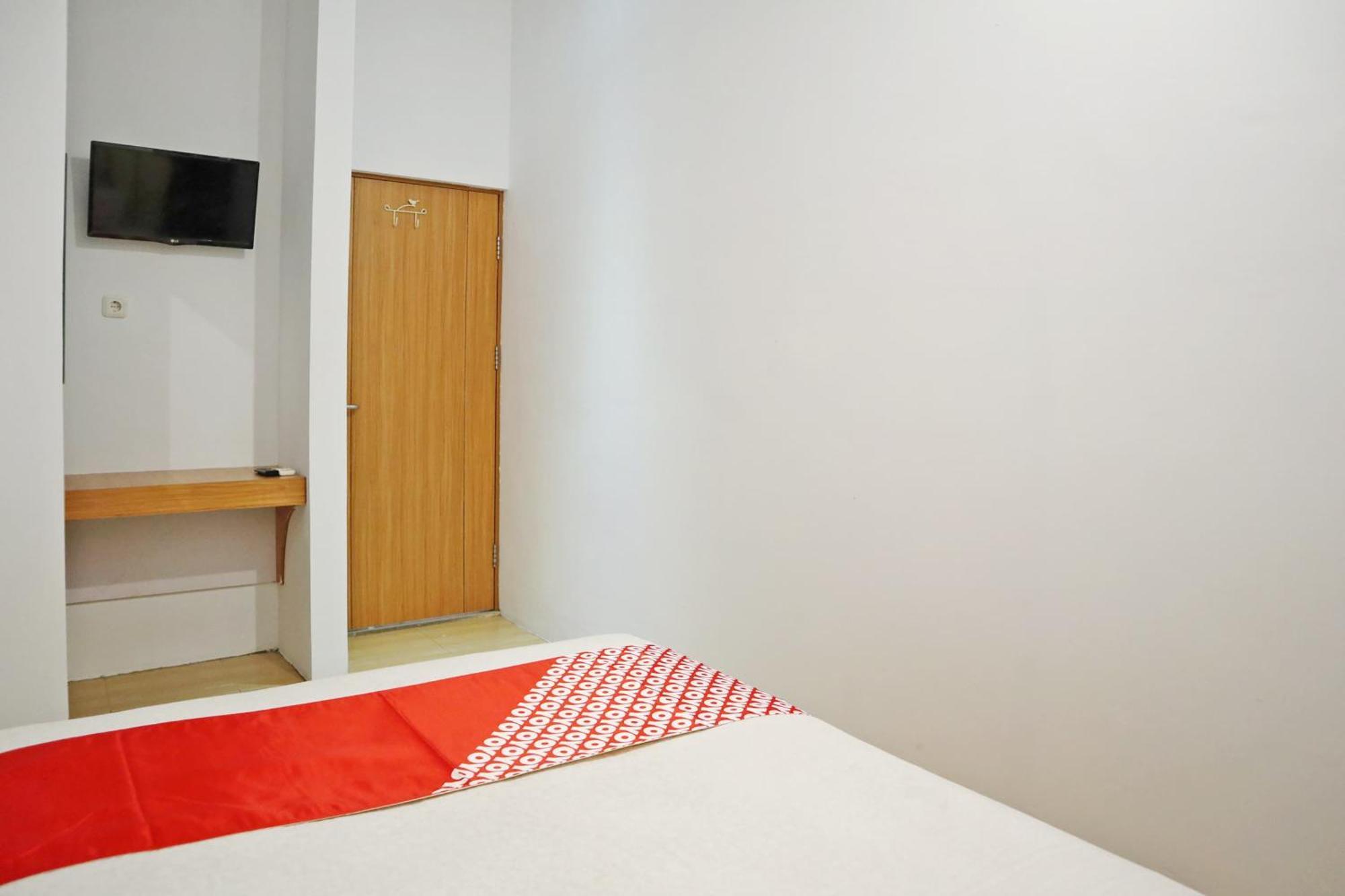 Oyo 1673 M Authentic Kost Man Hotell Padang  Eksteriør bilde