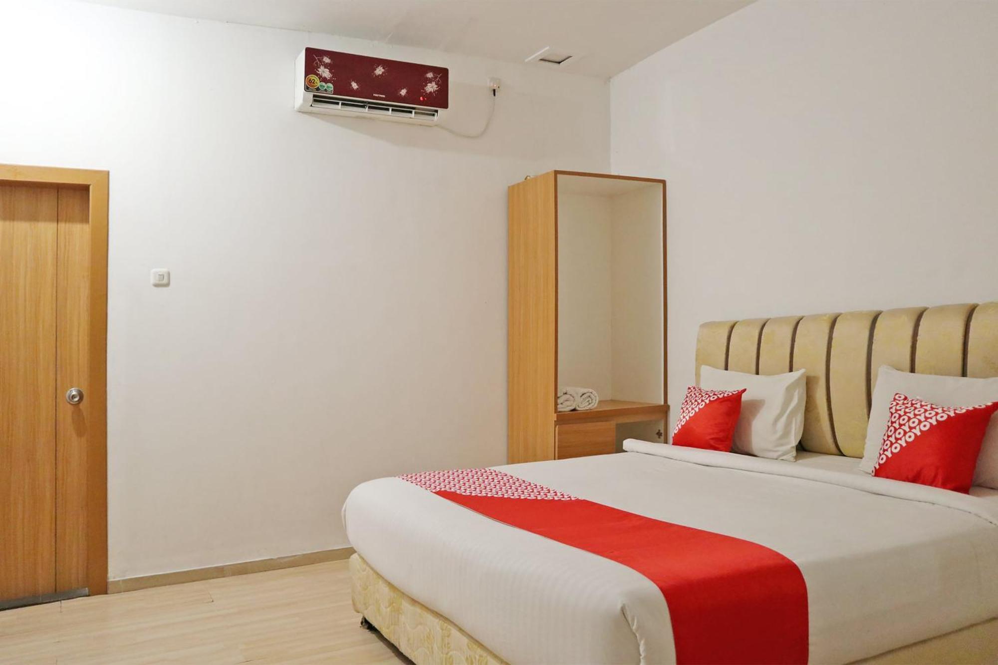 Oyo 1673 M Authentic Kost Man Hotell Padang  Eksteriør bilde