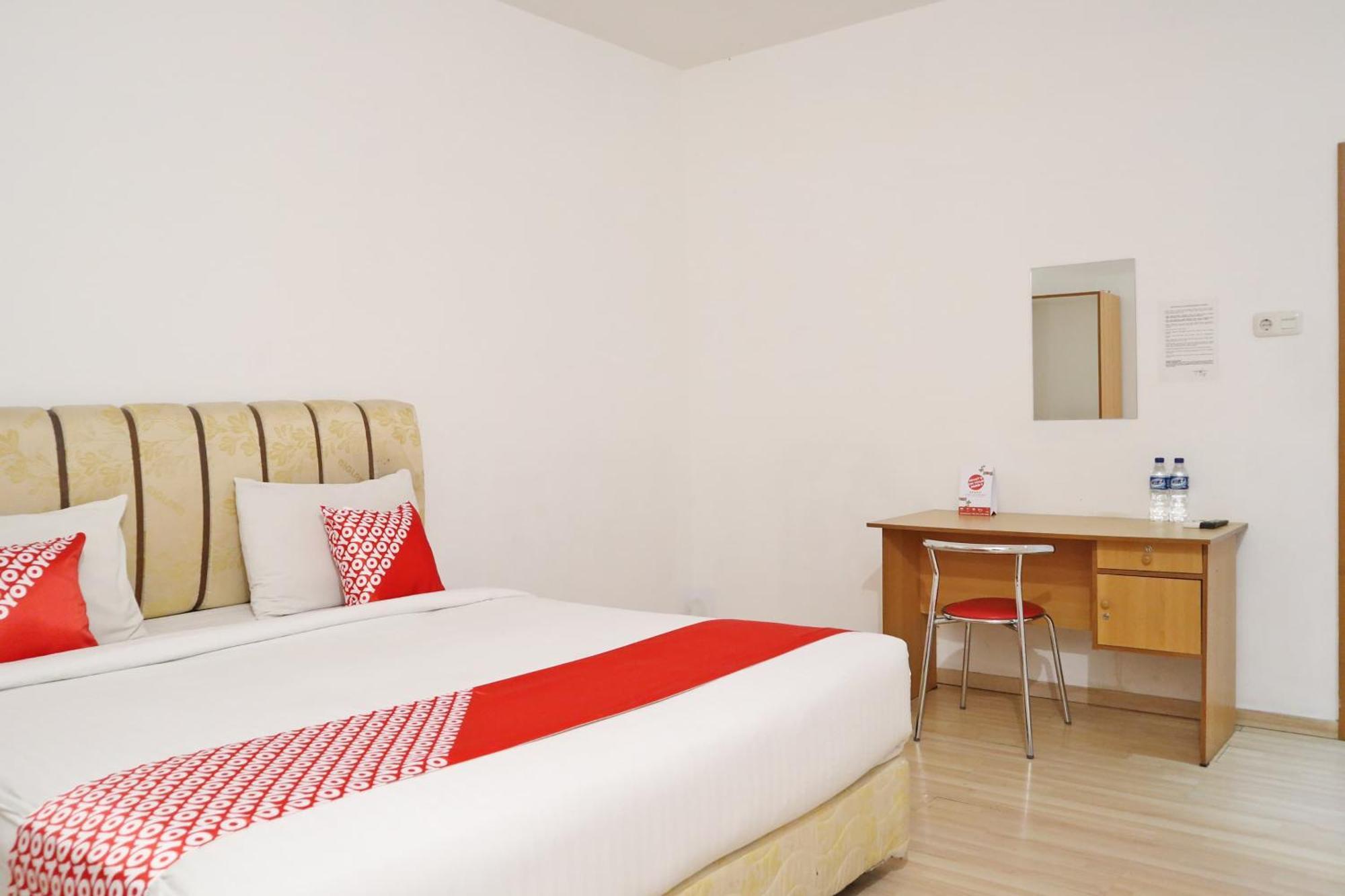 Oyo 1673 M Authentic Kost Man Hotell Padang  Eksteriør bilde