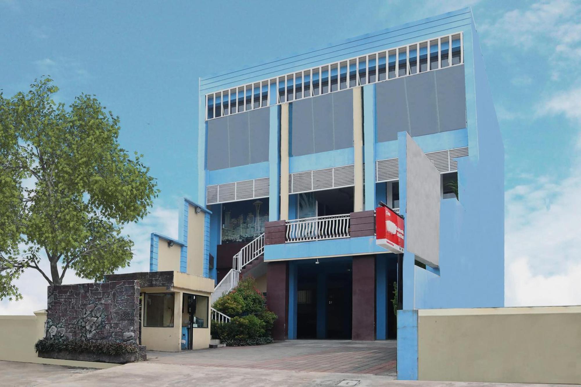 Oyo 1673 M Authentic Kost Man Hotell Padang  Eksteriør bilde